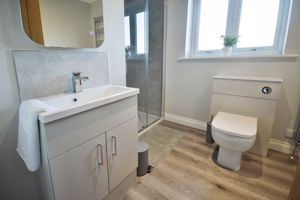 Shower room- click for photo gallery